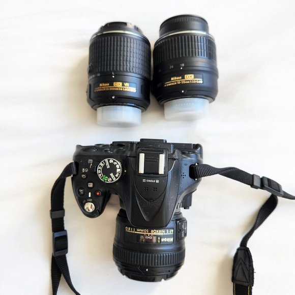 Nikon D5200 DSLR Camera Body and 50mm, 18-55mm and 55-200mm Lenses - Picture 7 of 10